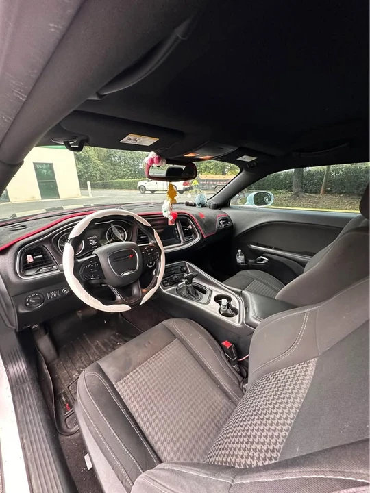 2016 Dodge Challenger 3rd Gen - Image 5 of 6