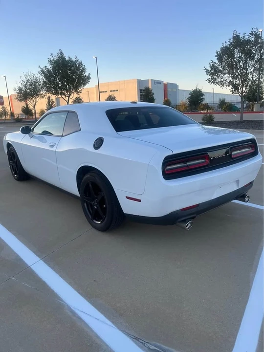 2016 Dodge Challenger 3rd Gen - Image 4 of 10