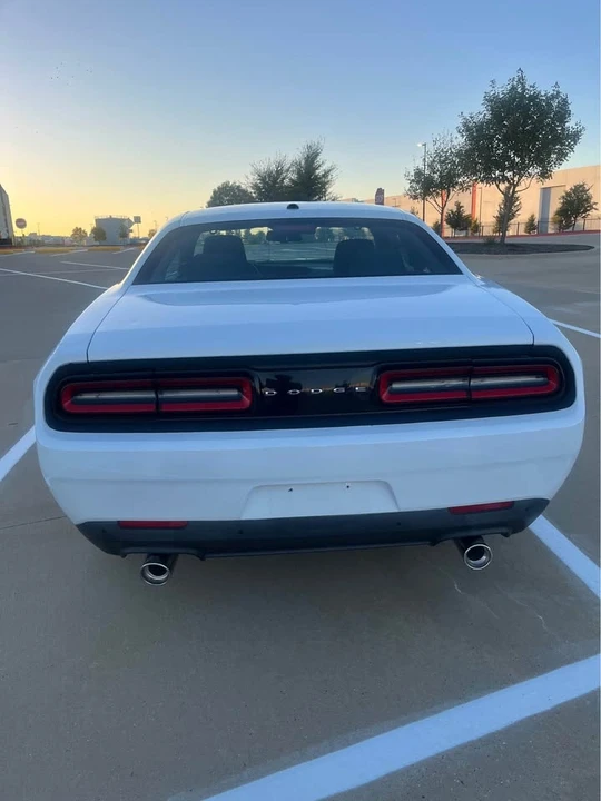 2016 Dodge Challenger 3rd Gen - Image 3 of 10
