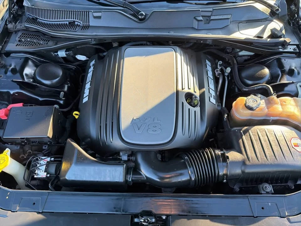 2016 Dodge Challenger 3rd Gen - Image 11 of 19