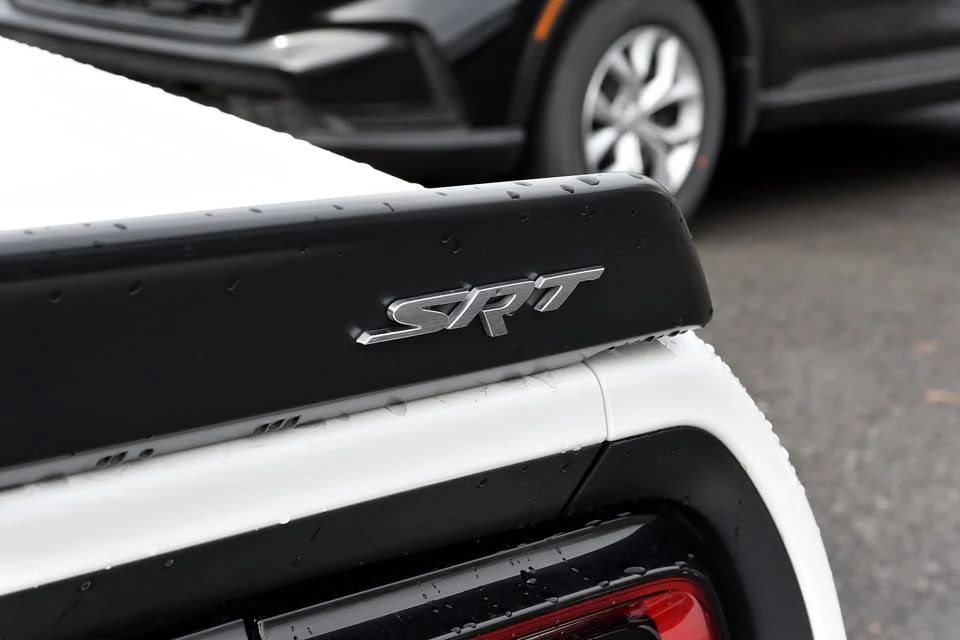 2016 Dodge Challenger SRT Hellcat 3rd Gen - Image 11 of 20