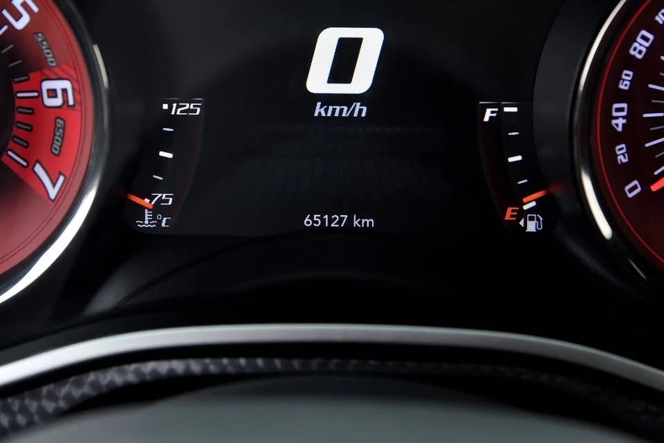 2016 Dodge Challenger SRT Hellcat 3rd Gen - Image 13 of 20