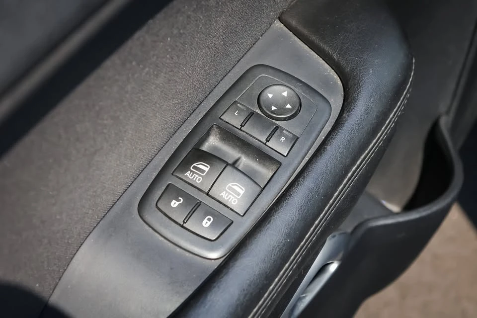 2016 Dodge Challenger 3rd Gen - Image 15 of 20