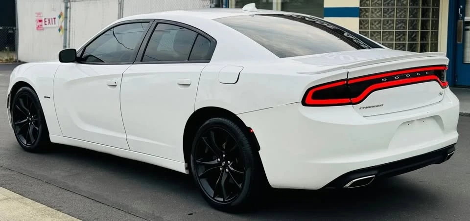 2016 Dodge Charger 7th Gen - Image 2 of 10