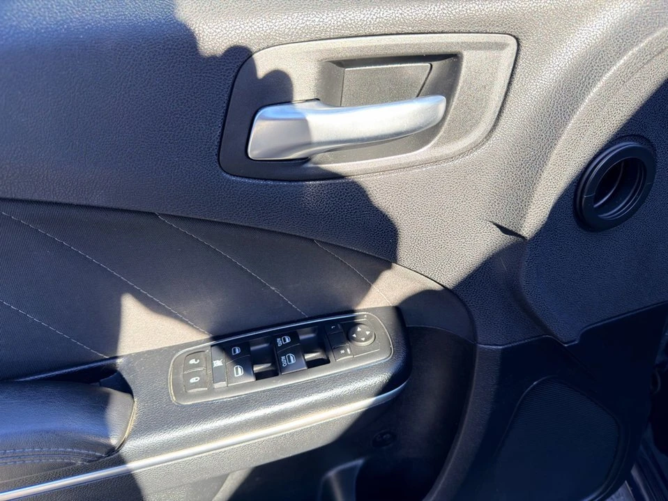 2016 Dodge Charger 7th Gen - Image 9 of 20