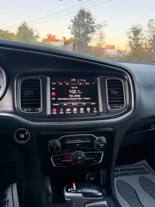 2016 Dodge Charger 7th Gen - Image 12 of 15