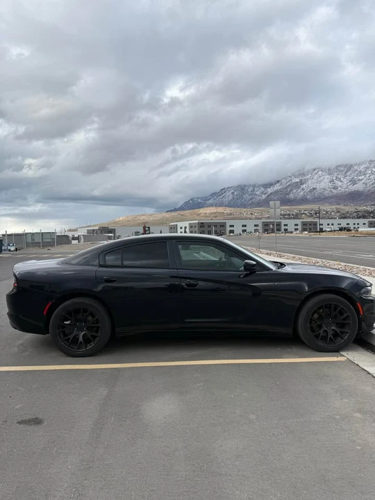 2016 Dodge Charger 7th Gen - Image 4 of 12