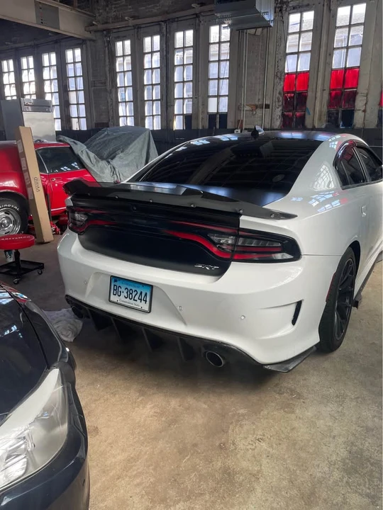 2016 Dodge Charger SRT Hellcat 7th Gen - Image 4 of 8