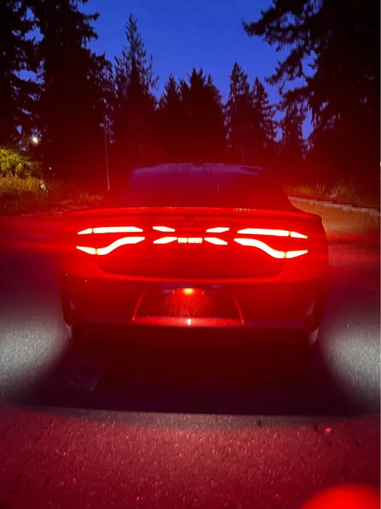 2016 Dodge Charger SRT Hellcat 7th Gen - Image 9 of 11