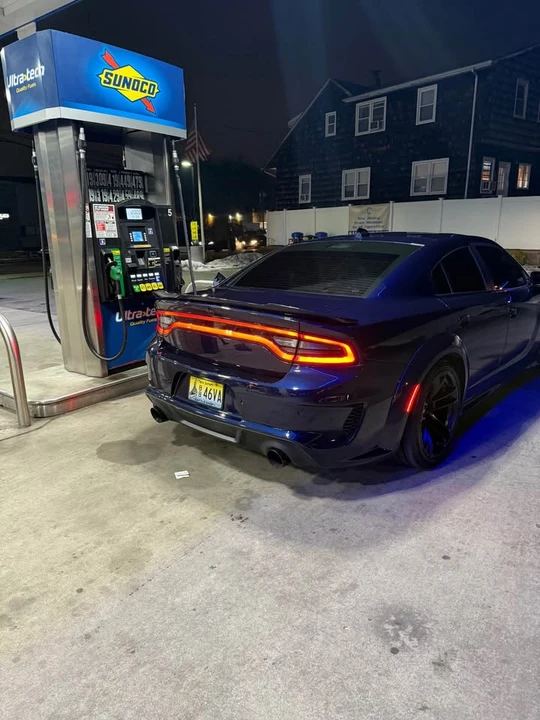 2016 Dodge Charger SRT Hellcat 7th Gen - Image 4 of 10