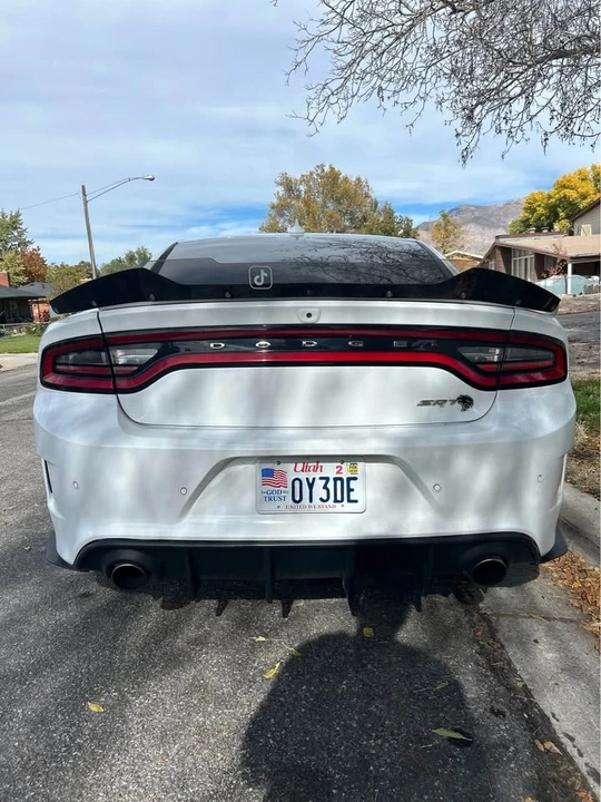 2016 Dodge Charger SRT Hellcat 7th Gen - Image 6 of 15