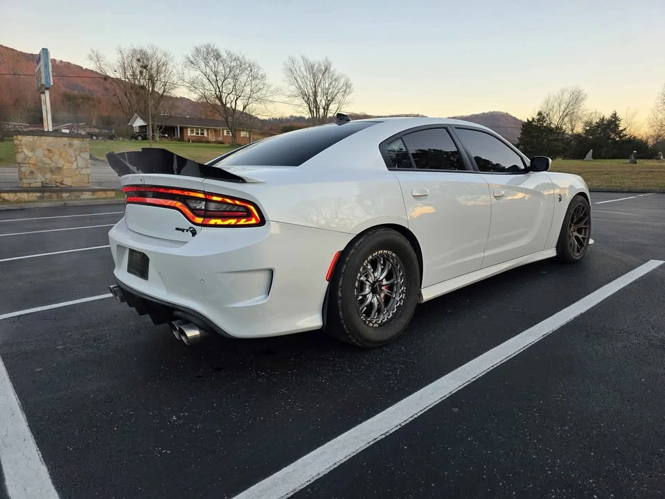 2016 Dodge Charger SRT Hellcat 7th Gen - Image 4 of 11