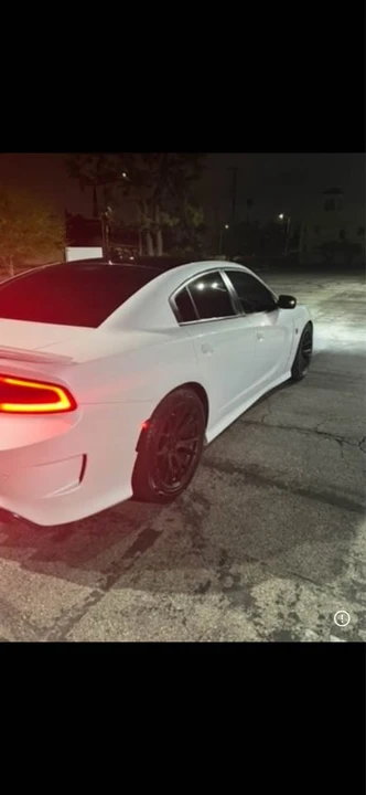 2016 Dodge Charger SRT Hellcat 7th Gen - Image 4 of 5
