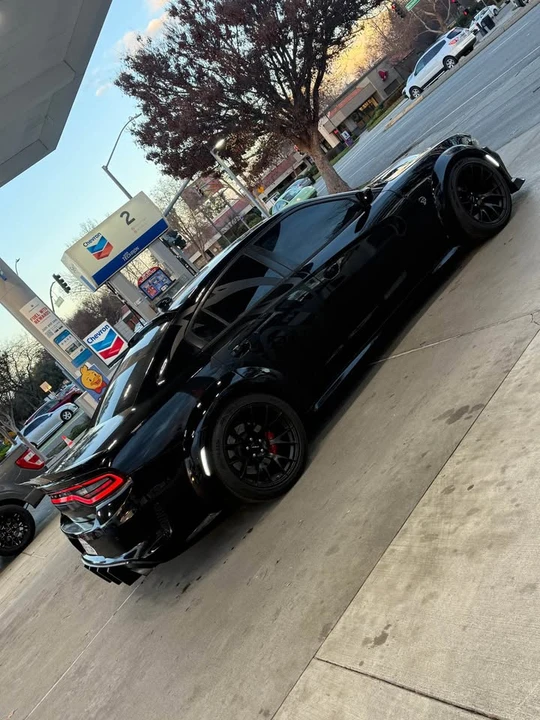 2016 Dodge Charger SRT Hellcat 7th Gen - Image 7 of 17