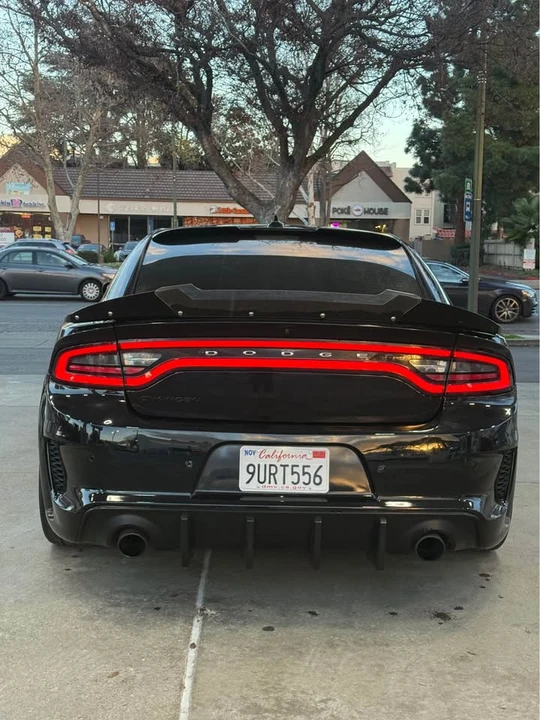 2016 Dodge Charger SRT Hellcat 7th Gen - Image 10 of 17