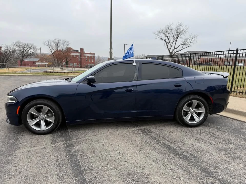2016 Dodge Charger 7th Gen - Image 9 of 17