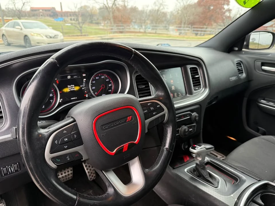 2016 Dodge Charger 7th Gen - Image 13 of 17