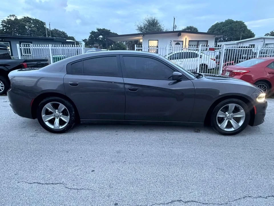 2016 Dodge Charger 7th Gen - Image 4 of 10