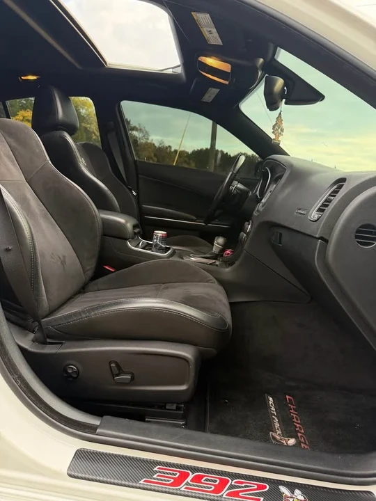 2016 Dodge Charger SRT & 392 7th Gen - Image 8 of 20
