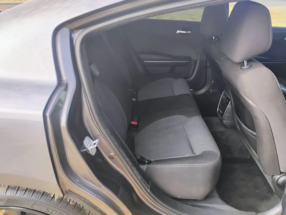 2016 Dodge Charger 7th Gen - Image 9 of 13