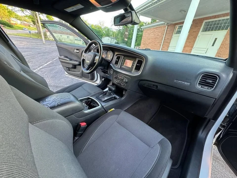 2016 Dodge Charger 7th Gen - Image 12 of 18