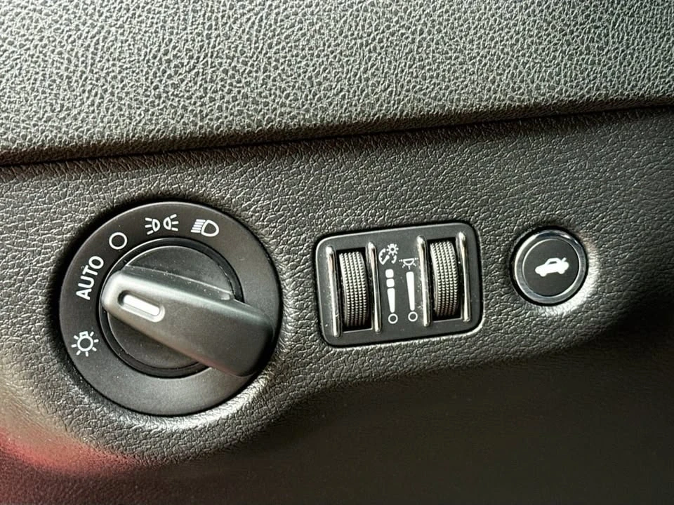 2016 Dodge Charger SRT Hellcat 7th Gen - Image 10 of 20