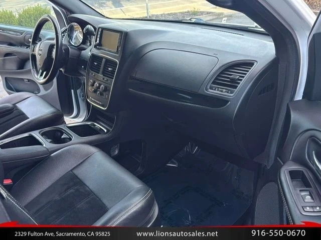 2016 Dodge Caravan - Image 18 of 20