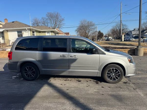 2016 Dodge Caravan - Image 4 of 11