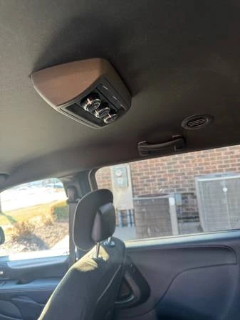 2016 Dodge Caravan - Image 10 of 11