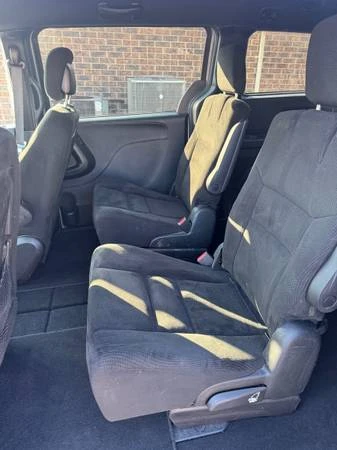 2016 Dodge Caravan - Image 6 of 11
