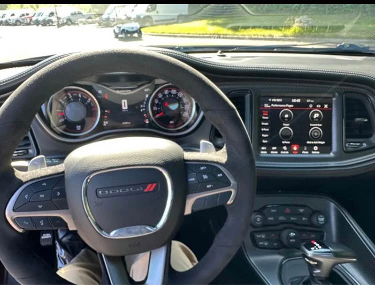 2016 Dodge Challenger SRT Hellcat 3rd Gen - Image 9 of 10