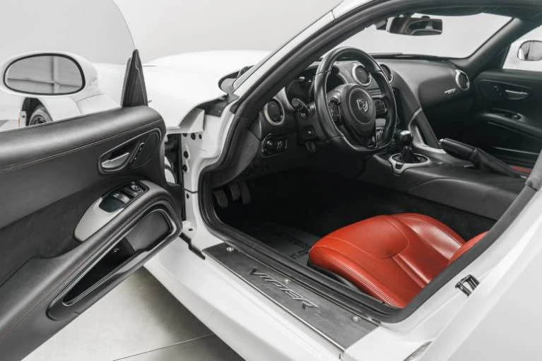2016 Dodge Viper 5th Gen - Image 11 of 17