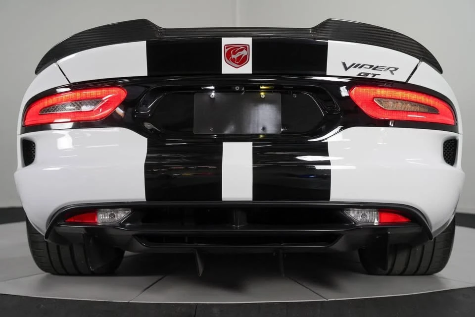 2016 Dodge Viper 5th Gen - Image 2 of 14