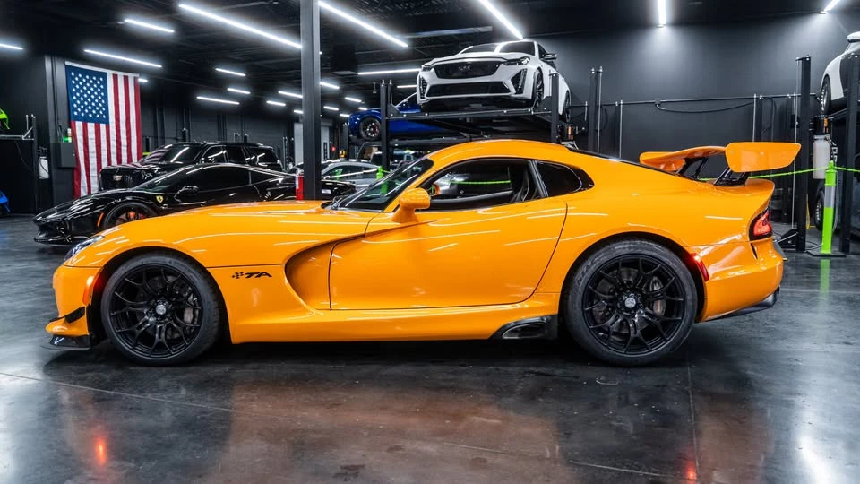 2016 Dodge Viper 5th Gen - Image 5 of 12