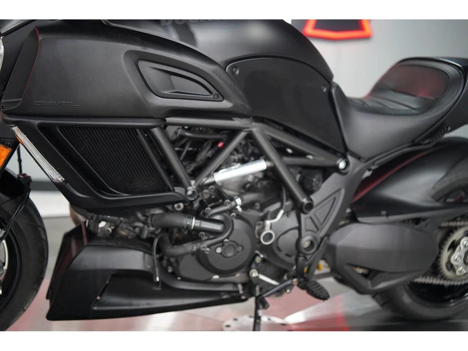 2016 Ducati Diavel - Image 16 of 31