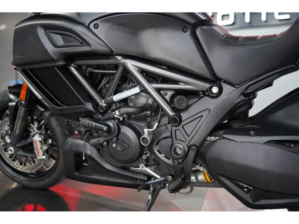 2016 Ducati Diavel - Image 21 of 31