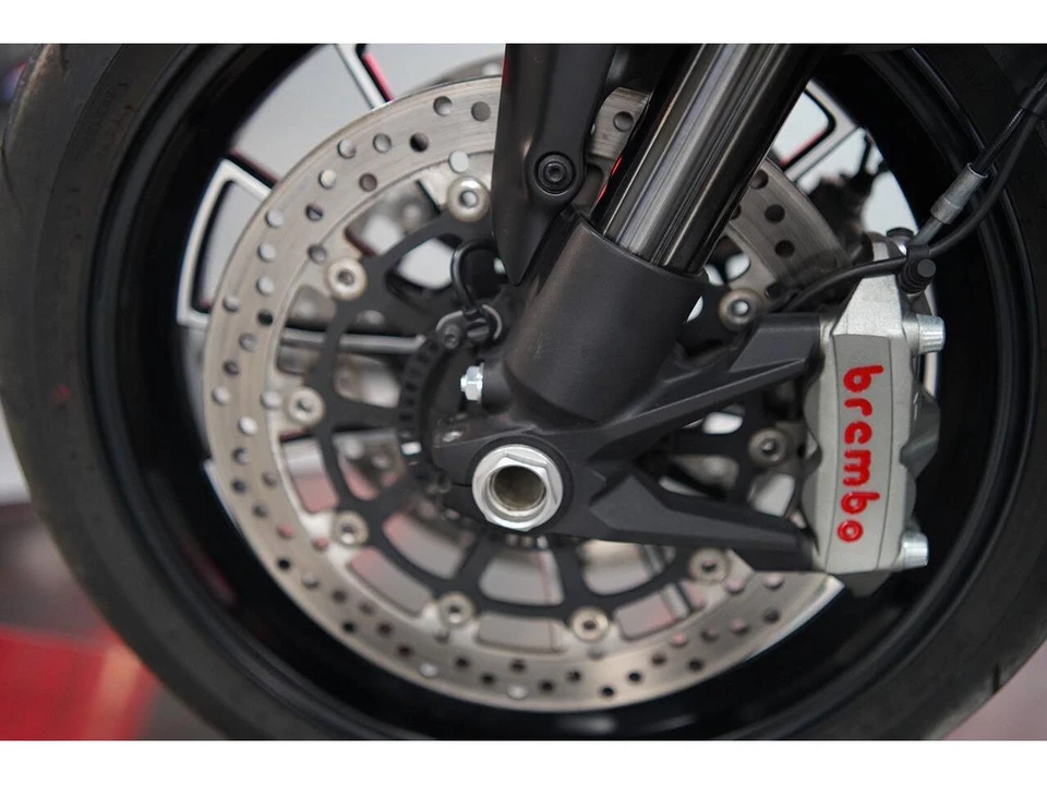 2016 Ducati Diavel - Image 26 of 31