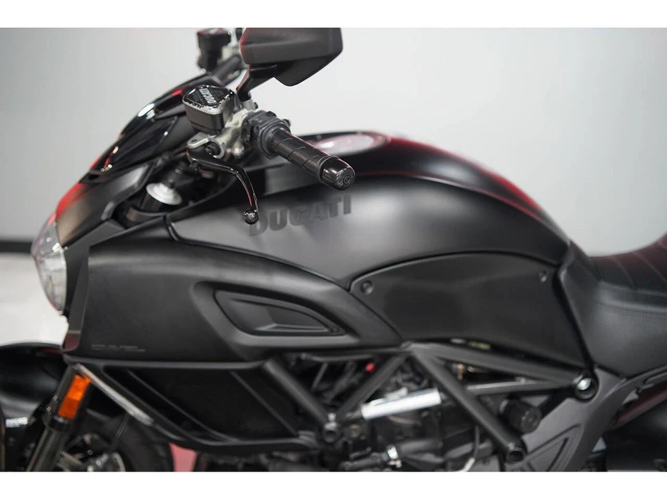 2016 Ducati Diavel - Image 12 of 31