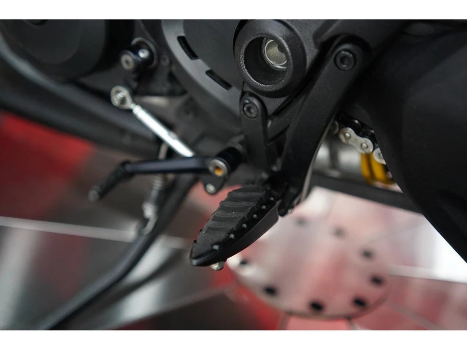 2016 Ducati Diavel - Image 28 of 31
