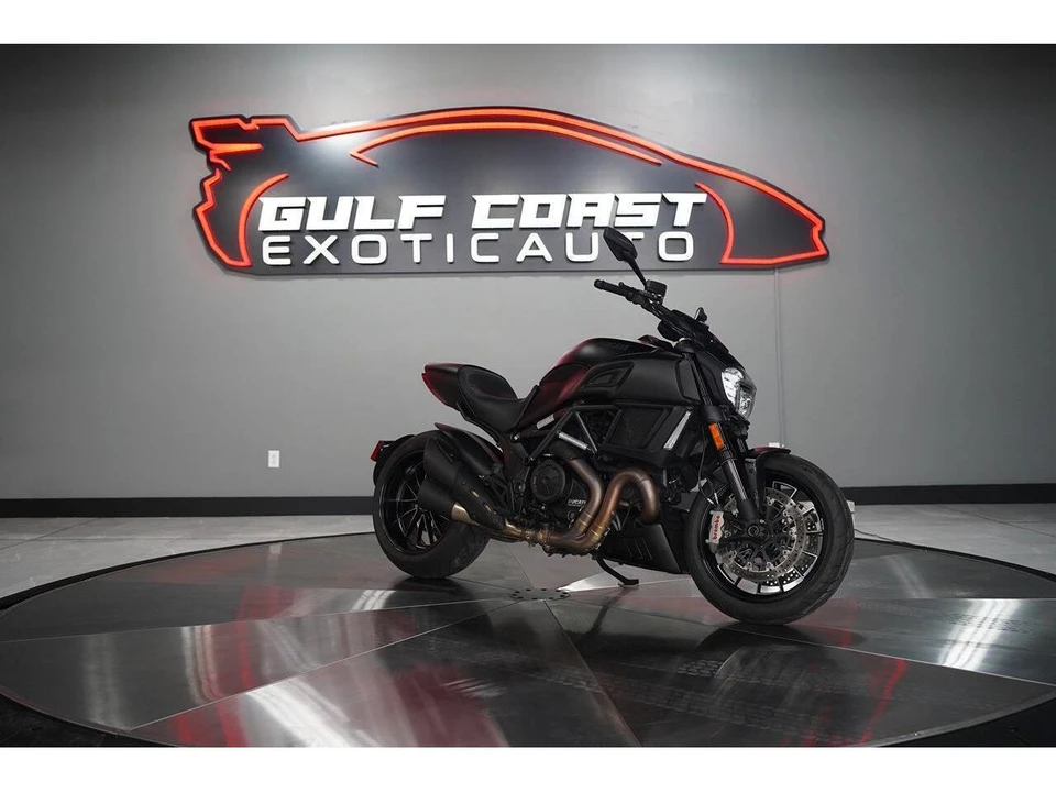 2016 Ducati Diavel - Image 9 of 31
