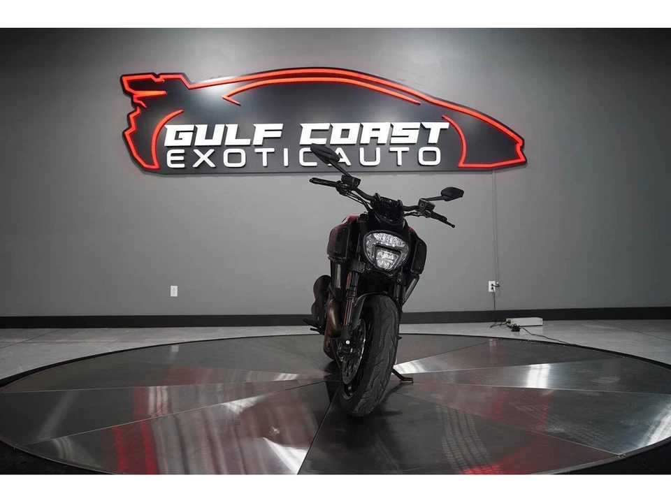 2016 Ducati Diavel - Image 10 of 31