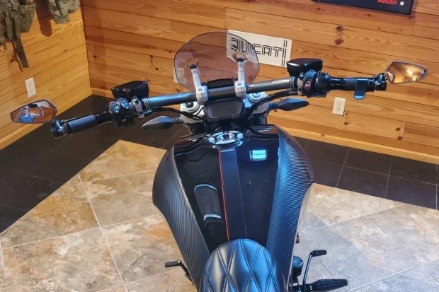 2016 Ducati Diavel - Image 4 of 7