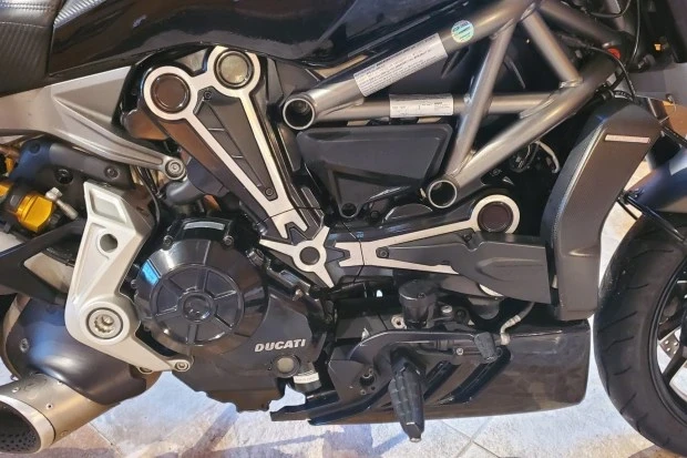 2016 Ducati Diavel - Image 5 of 7