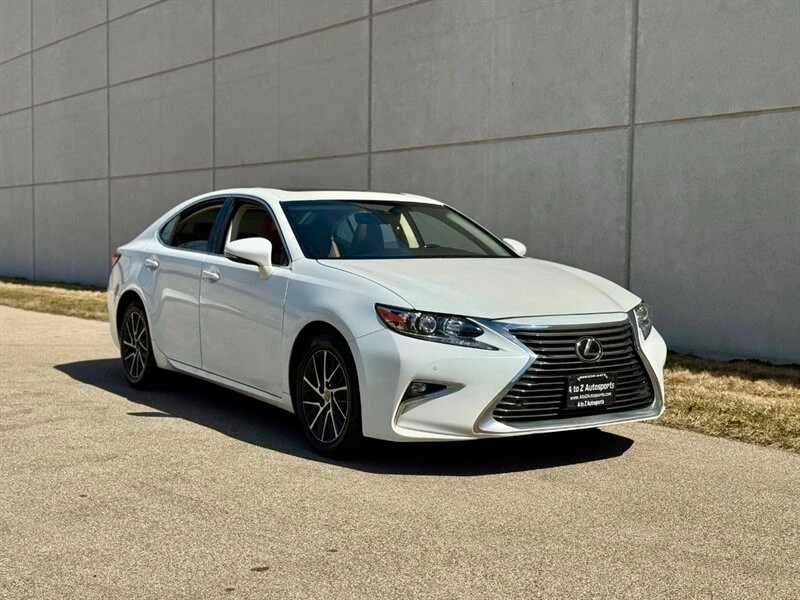 2016 Lexus ES 6th Gen - Image 4 of 4