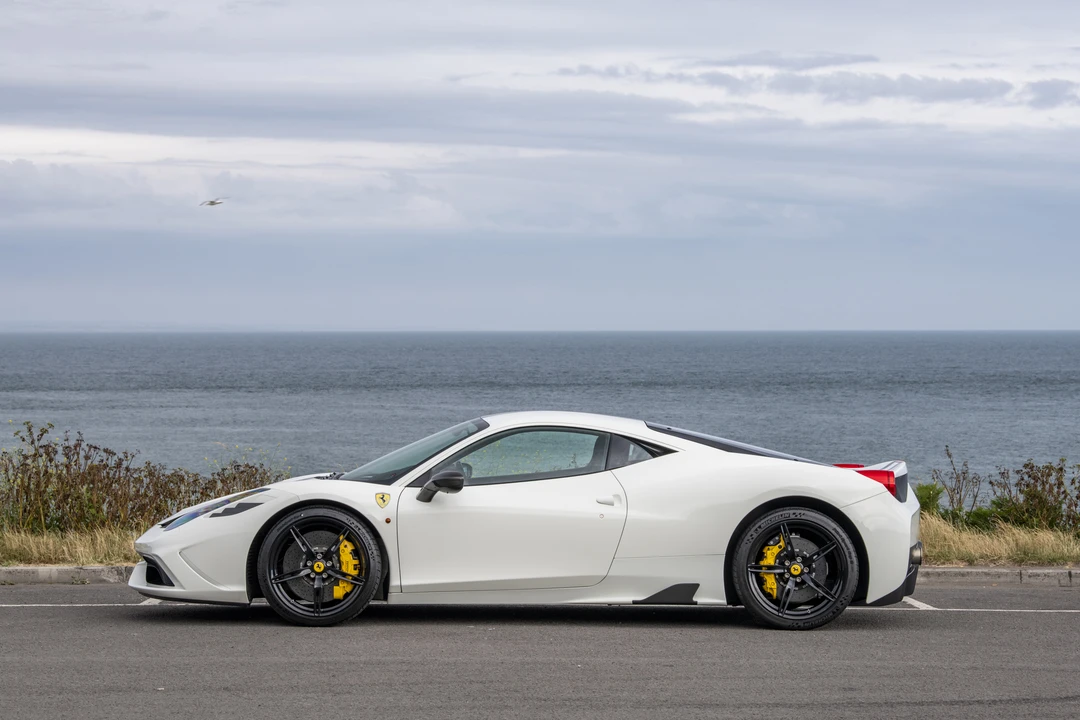 2016 Ferrari 458 Speciale - Image 13 of 31