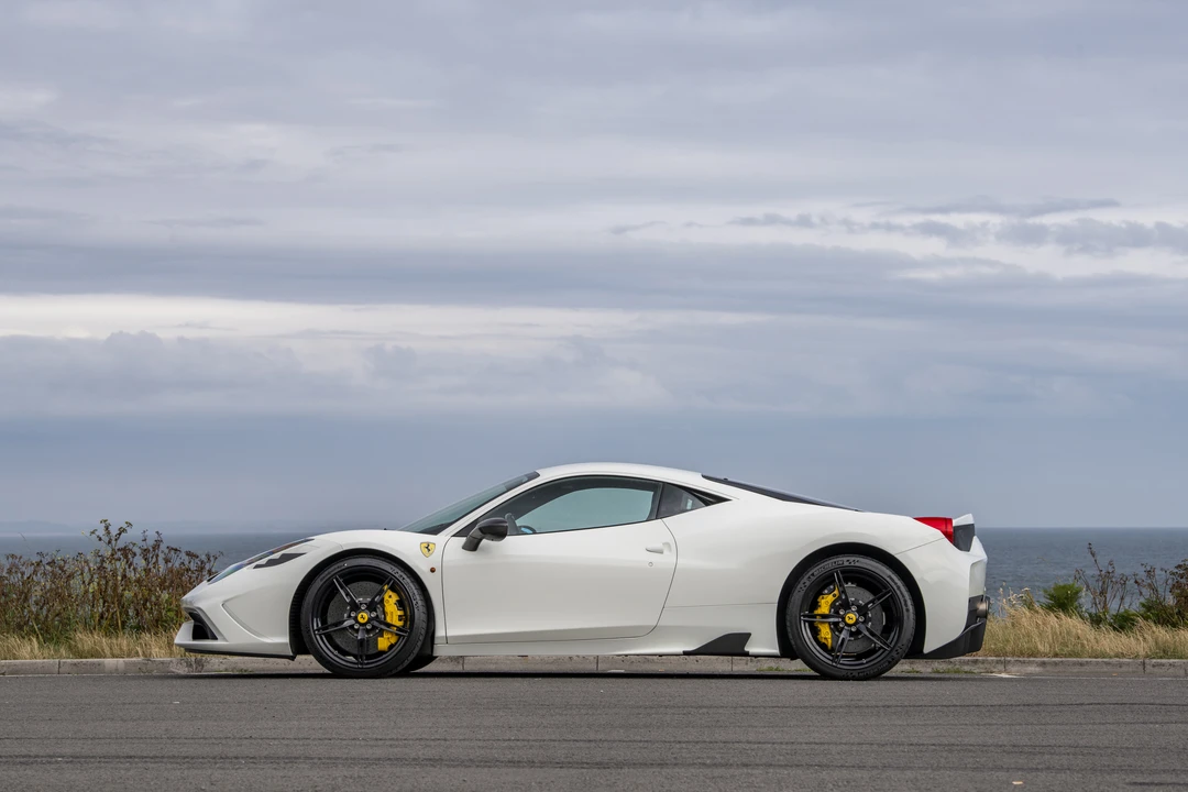 2016 Ferrari 458 Speciale - Image 5 of 31
