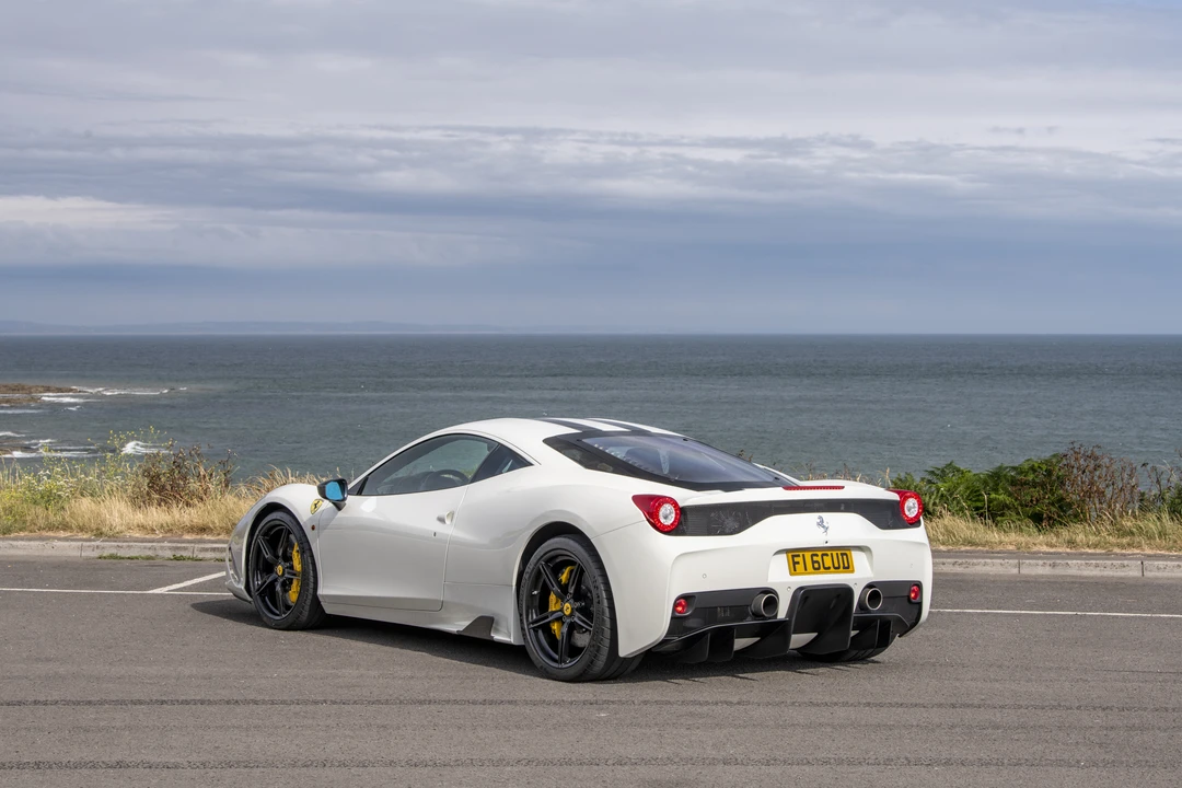2016 Ferrari 458 Speciale - Image 14 of 31