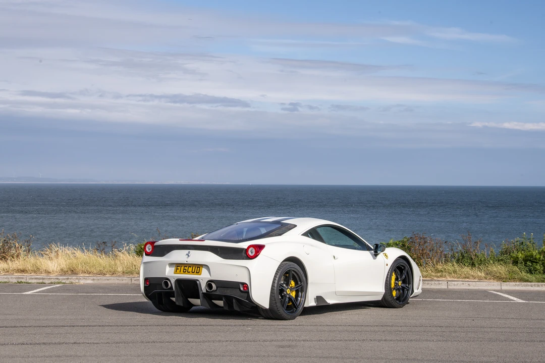 2016 Ferrari 458 Speciale - Image 16 of 31