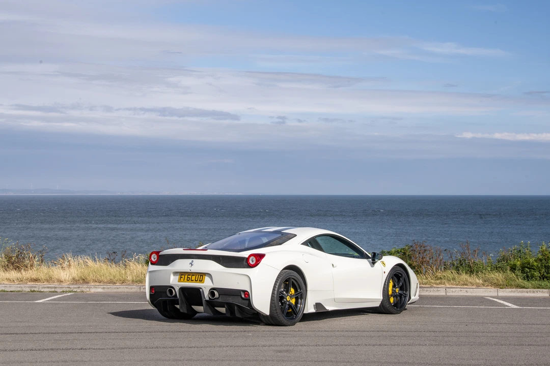 2016 Ferrari 458 Speciale - Image 8 of 31