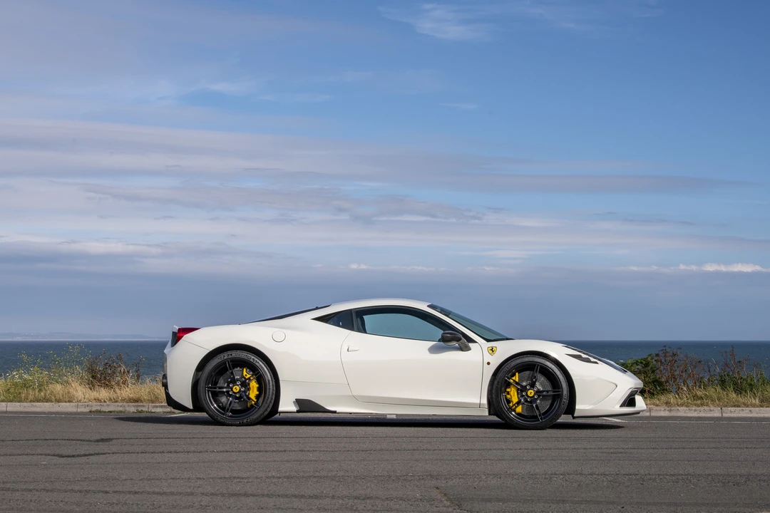 2016 Ferrari 458 Speciale - Image 9 of 31